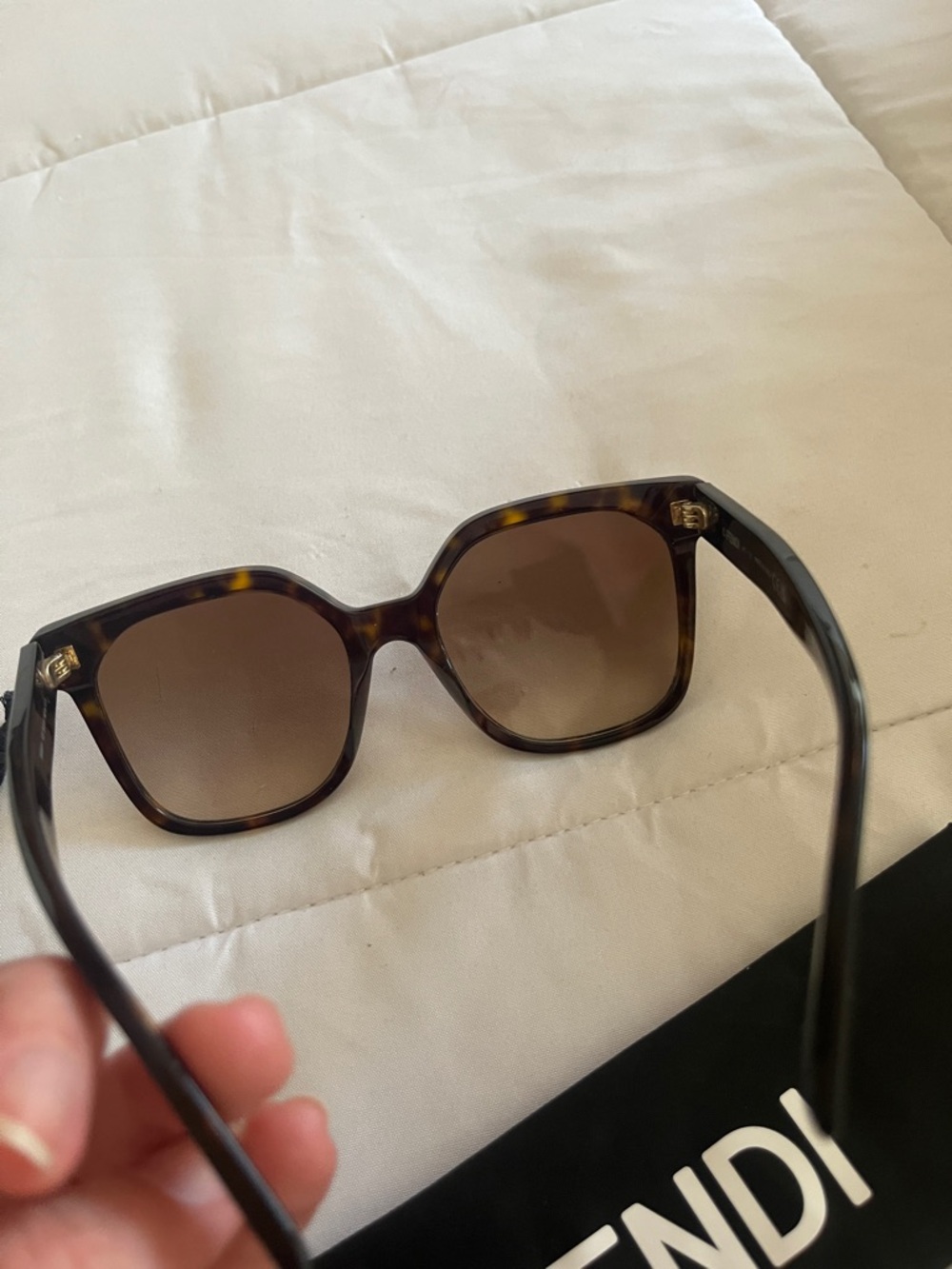 Fendi Tortoise Shell Oversized Sunglasses with Brown Gradient Lenses - Picture 4 of 8